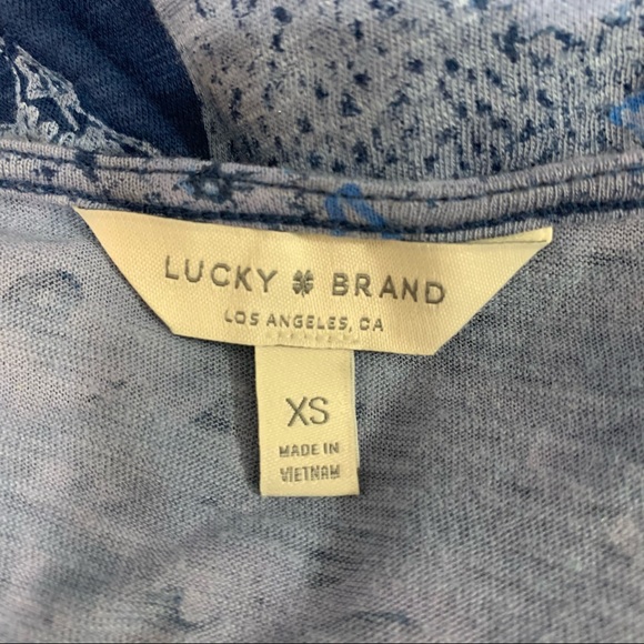 5 for 20 Lucky Brand blue floral V-neck 3/4 sleeve tee - Picture 6 of 9